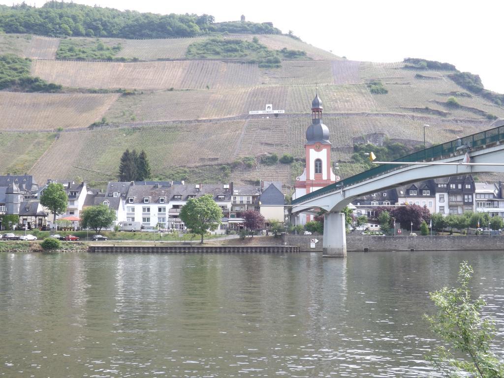 B&B Pension Winzerhaus Zell-Mosel Eksteriør bilde