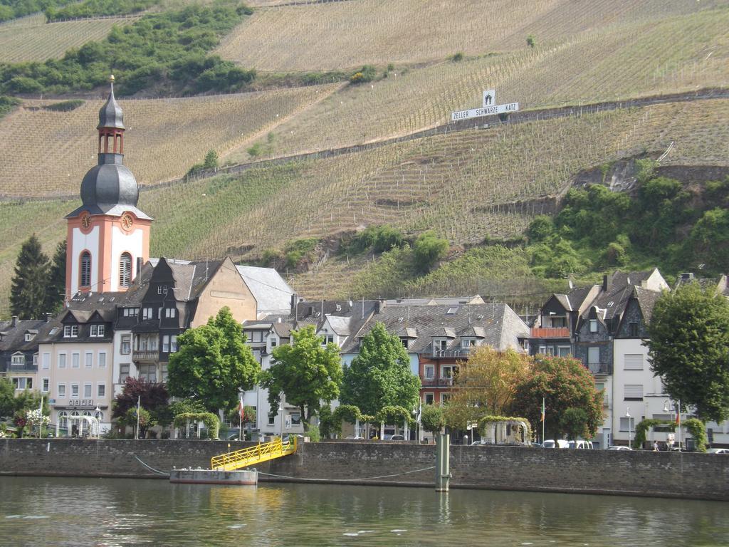 B&B Pension Winzerhaus Zell-Mosel Eksteriør bilde